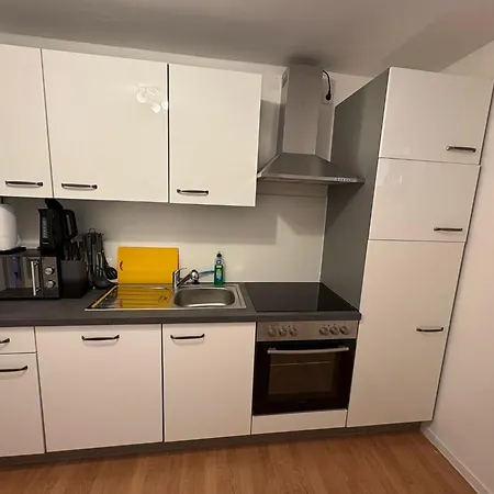Haus Ostseesprung - Valentina Im Souterrain Mit Terrasse Und Gem Garten Apartamento