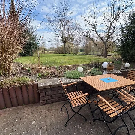 아파트 Haus Ostseesprung - Valentina Im Souterrain Mit Terrasse Und Gem Garten