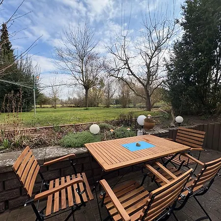Haus Ostseesprung - Valentina Im Souterrain Mit Terrasse Und Gem Garten *