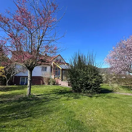 Haus Ostseesprung - Valentina Im Souterrain Mit Terrasse Und Gem Garten Apartamento *